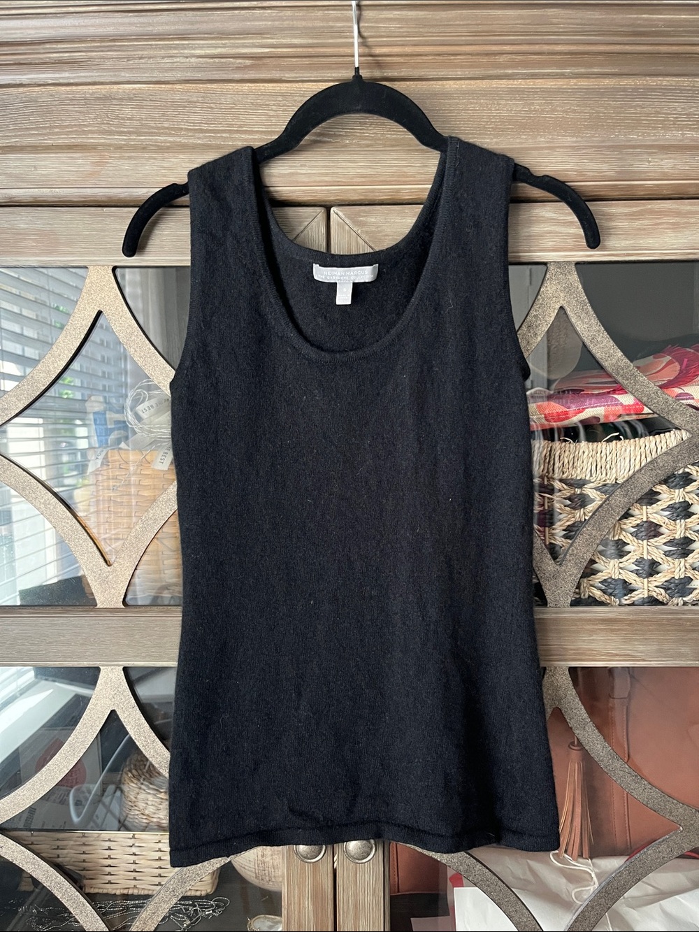 Neiman Marcus 100% Cashmere Black Knit Scoop Neck Tank